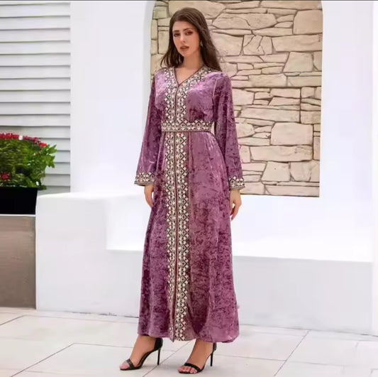 ✨ Robe Caftan Orientale Élégante – Velours Violet & Broderies Fines ✨