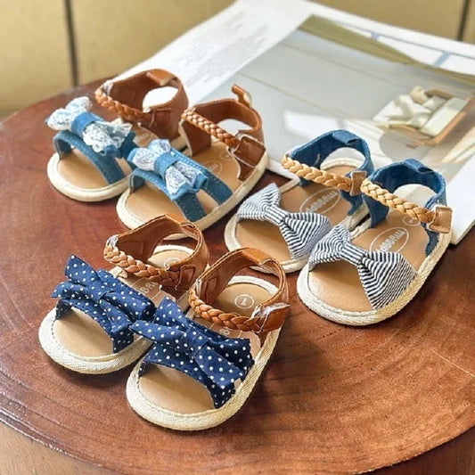2025 Infant Baby Girls Summer Sandals with Flower Bowknot Soft Sole Wedding Dress Flats Newborn First Walkers Crib Dress Shoes